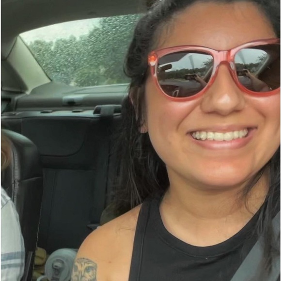 Tory Burch TY7091A Sunglasses in Crystal Poppy/Charcoal/Solid Smoke - Picture 14 of 17